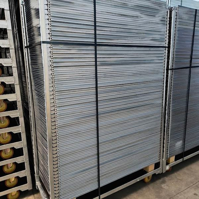 Carrelli danesi per fioriere agricole verniciati a polvere per la raccolta in serra